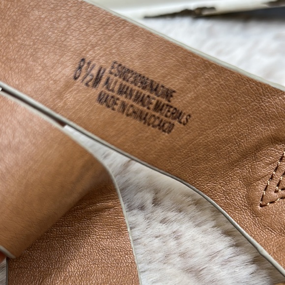 Euro Soft by Sofft | Nadine Grey & Silver Metallic Sandal - Picture 14 of 14